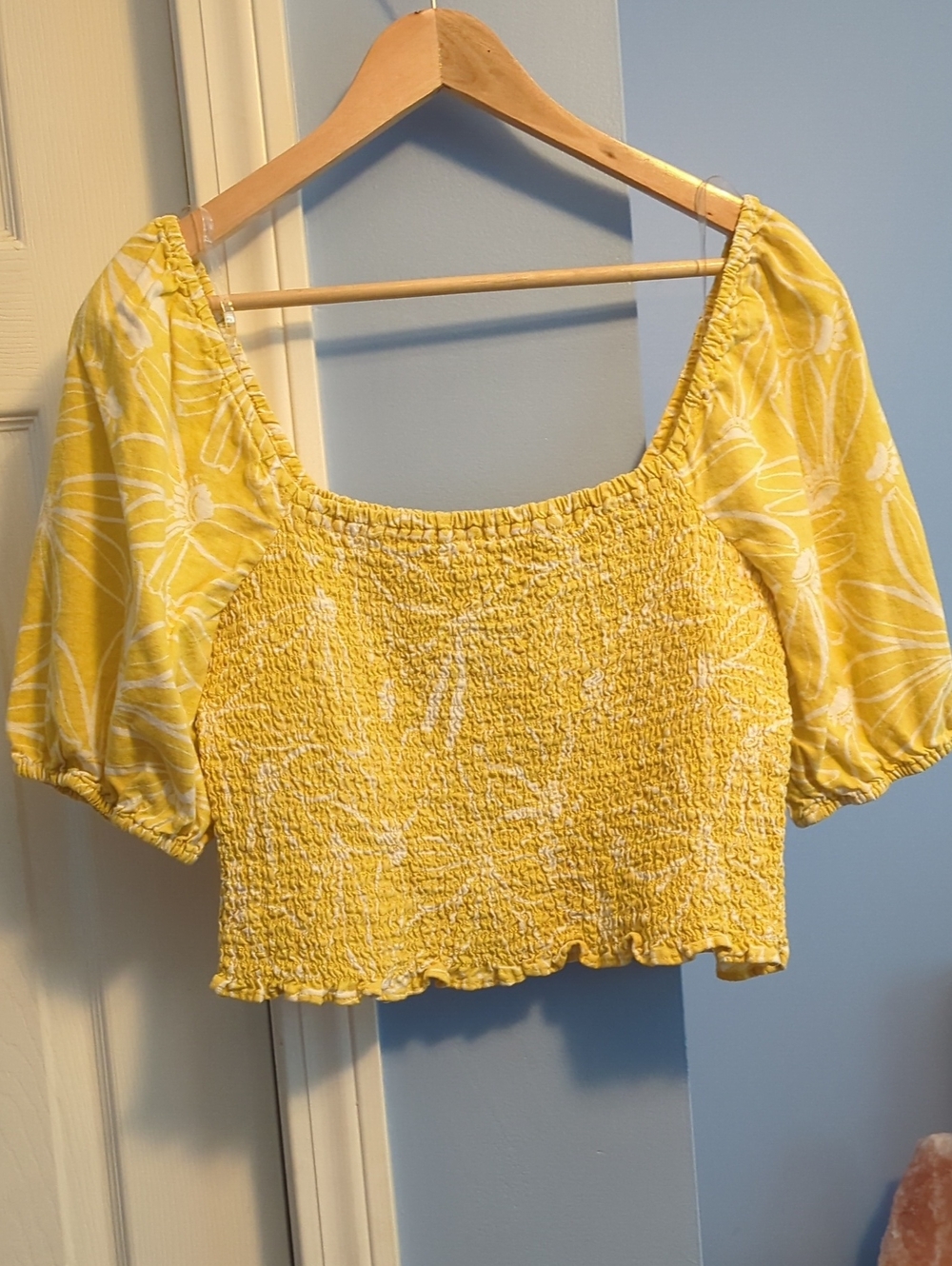 Universal Thread Yellow Smocked Puff-Sleeve Floral Crop Top